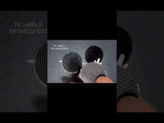 Schermo con logo in 3D in rilievo stampato con rivestimento morbido di TPU dorato