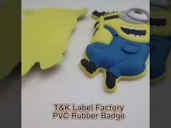 Etichette di abbigliamento in silicone 3D personalizzate con colore argentato brillante