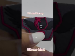 T-shirt personalizzato Etichetta in silicone Lavabile 3D Logo in silicone morbido Trasferimento termico Badge in silicone