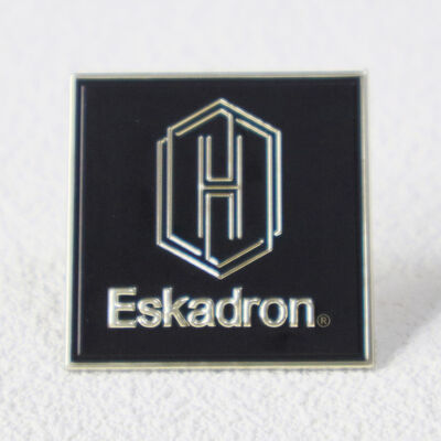 Etichetta personalizzata in TPU per voltaggio | Logo dorato in rilievo 3D per abbigliamento equestre