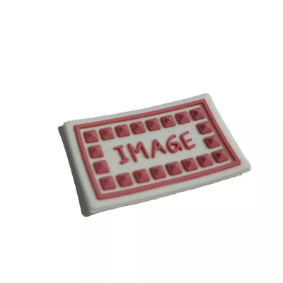Le etichette del silicone hanno personalizzato il trasferimento di calore di gomma delle toppe 3D lavabile per l'indumento