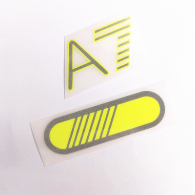 Etichette amichevoli dell'abbigliamento del trasferimento di calore del silicone 3D di Eco con effetto riflettente