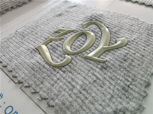 L'abbigliamento lavabile del trasferimento di calore del distintivo 3D Tagless identifica il materiale del silicone