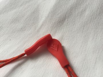 Estrattore di gomma durevole della chiusura lampo di progettazione viva per i vestiti qualsiasi dimensione disponibile