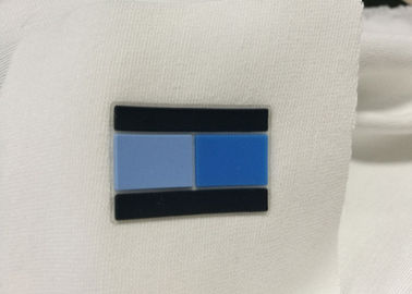 Etichette di gomma dell'abbigliamento della metallina del classico 0.8mm, etichette su ordinazione del trasferimento di calore per gli indumenti
