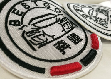 L'abbigliamento su ordinazione del tessuto della saia del taglio del calore rattoppa i distintivi ricamati panno