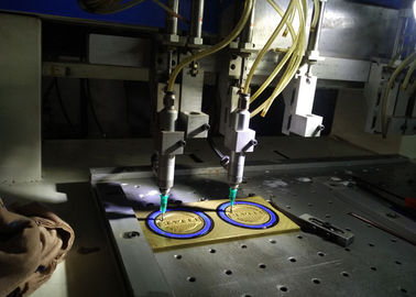 Le toppe di gomma su ordinazione di logo 3D di Fashionalbe, iniezione cucono sulla toppa della maglietta