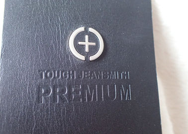 Etichette di cuoio della toppa dei jeans professionali, toppa di cuoio sui jeans con il logo del metallo