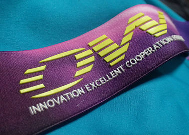 Nastro elastico del silicone antisdrucciolevole e di logo su ordinazione per il rivestimento del cappotto dell'indumento