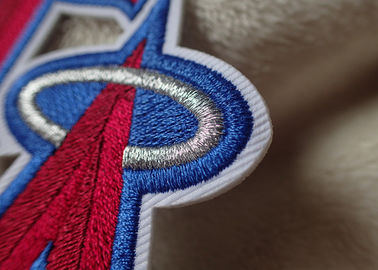 Toppe ricamate multicolori di sport dell'etichetta di marca del Jersey di calcio con l'adesivo caldo della colata