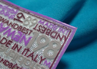 Il materiale del silicone progetta l'etichetta per il cliente del panno del PVC, le toppe decorative 3D per i rivestimenti