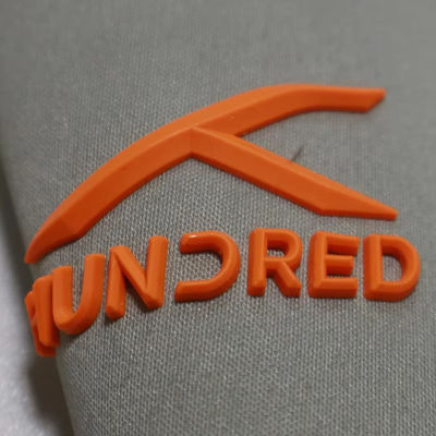 T-shirt personalizzato Etichetta in silicone Lavabile 3D Logo in silicone morbido Trasferimento termico Badge in silicone