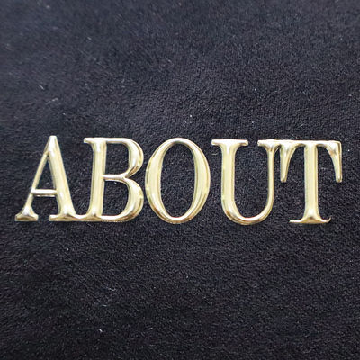 Toppe personalizzate per abbigliamento Argento Oro TPU Trasferimento termico Stampa 3D Logo Etichetta per T-shirt