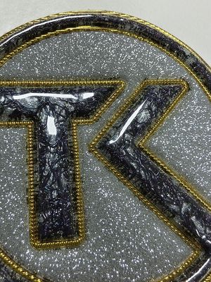 Disegno viola Trasferimento di calore personalizzato Colore arcobaleno Effetto olografico Patch di TPU morbido metallico per jeans