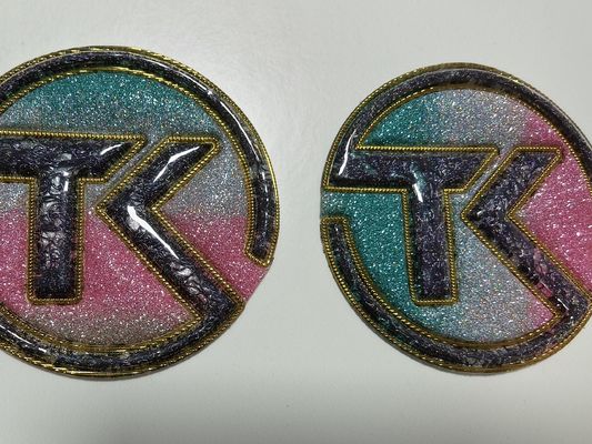 Disegno viola Trasferimento di calore personalizzato Colore arcobaleno Effetto olografico Patch di TPU morbido metallico per jeans