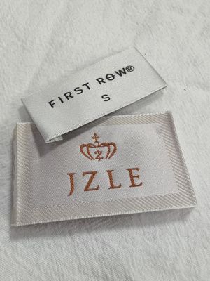 Patch di ricamo personalizzati collo Etichette di lusso tessute ad alta densità per scarpe