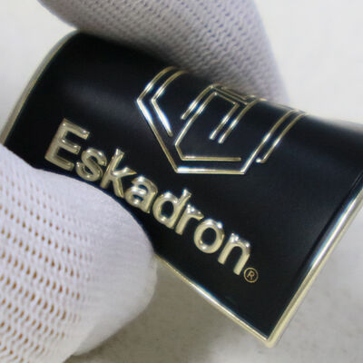 Etichetta personalizzata in TPU per voltaggio | Logo dorato in rilievo 3D per abbigliamento equestre