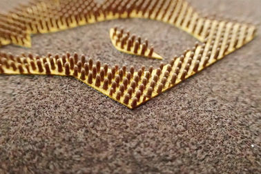 La gomma di silicone professionale di abitudine 3D punteggia le etichette della toppa per abbigliamento