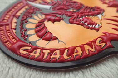 Toppe variopinte su ordinazione del PVC, impresse e logo degli indumenti di stampa dello schermo