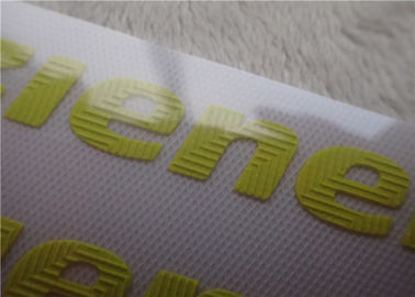 Etichette giallo-chiaro di superficie del trasferimento di calore di marca dello speciale per l'indumento