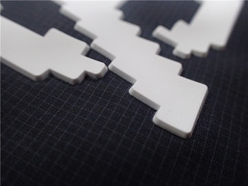 Etichette bianche su ordinazione del trasferimento di calore del modanatura del silicone per spessore dell'abbigliamento 0.6MM