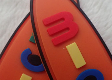 Le toppe di gomma creative ovali non tossiche di logo per gli indumenti/bambini insacca