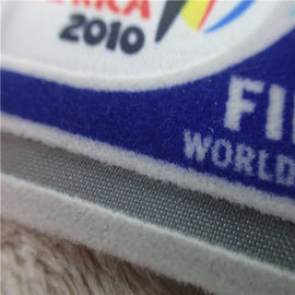 Trasferimento di calore della coppa del Mondo della FIFA che si affolla le toppe multicolori per la decorazione degli abiti sportivi
