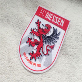Ferro moderno dell'abbigliamento su stampa della peluche di logo del drago di forma dello schermo delle toppe che si affolla per la decorazione dell'indumento