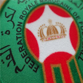 Trasferimento di calore squisito che si affolla le toppe di cucito sul logo del club dei vestiti multicolore