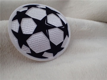 Il ferro di forma della palla sulle toppe decorative Star congiuntamente Tatami che si affolla il logo che cuce sull'indumento