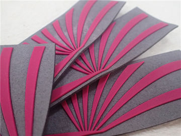 Toppe di gomma rosse 3D per l'indumento Microfiber grigio morbido con il logo del silicone dell'iniezione