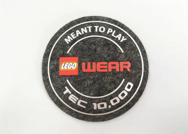 Il ferro unico del silicone ad alta densità sul tessuto del feltro delle toppe identifica la stampa su ordinazione di logo