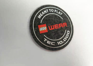 Il ferro unico del silicone ad alta densità sul tessuto del feltro delle toppe identifica la stampa su ordinazione di logo