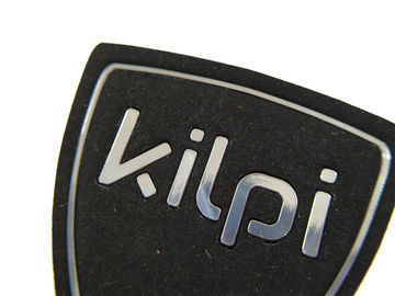 Amichevole eco- impresso metallico di logo su ordinazione della toppa del tessuto della gomma di silicone