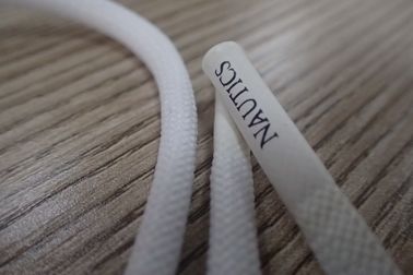 Cavo non elastico su ordinazione del poliestere di logo con le conclusioni del silicone di Matt per la maglia con cappuccio, abbigliamento