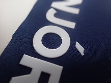 Etichette su ordinazione dell'abbigliamento del trasferimento di calore del silicio di logo per i bagagli