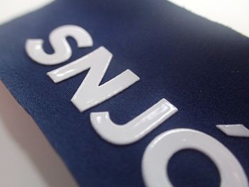 Etichette su ordinazione dell'abbigliamento del trasferimento di calore del silicio di logo per i bagagli