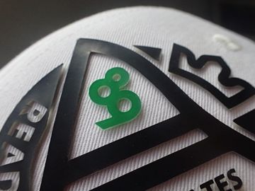 Caldo - la colla che appoggia l'etichetta/abitudine di stampa dello schermo di logo 3D ha stampato le toppe