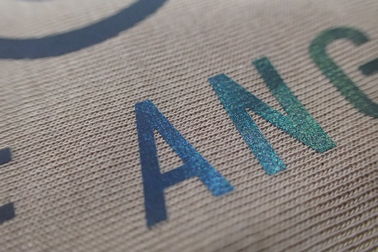 Etichette su misura per la camicia di polo, vestiti del trasferimento di calore di forma di sport