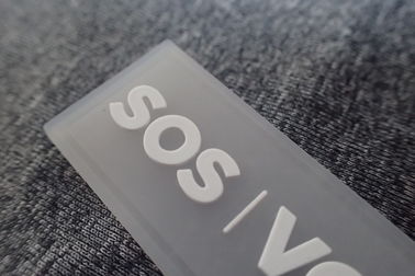 Toppe di gomma fatte a mano di logo per etichette uniformi/di gomma dell'abbigliamento