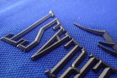 toppe del trasferimento di calore di logo 3D per colore durevole lavabile di Pantone dell'abbigliamento