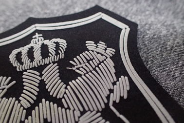 Toppe di gomma spumate di logo di Microfiber dell'abbigliamento