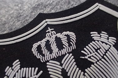 Toppe di gomma spumate di logo di Microfiber dell'abbigliamento