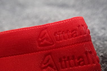 Banda tessuta abiti sportivi impressa rosso
