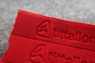 Banda tessuta abiti sportivi impressa rosso