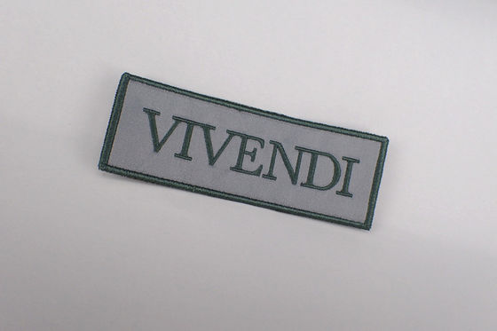 Il creatore Logo Embroidered Badge Applique Flower su ordinazione rattoppa per abbigliamento