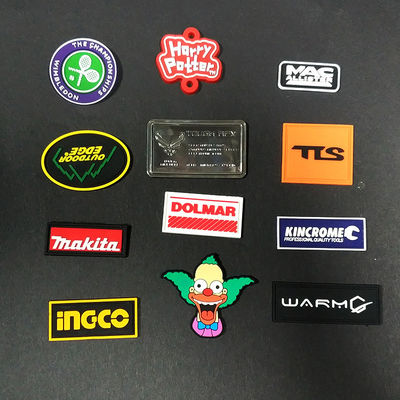 distintivi del PVC di 3D Logo Embossed Motif Rubber Patches per abbigliamento di cucito
