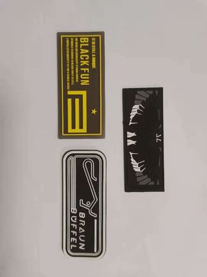 Distintivi di gomma della toppa del silicone di progettazione 3D Logo Patches Custom Embossed Motif per abbigliamento di cucito