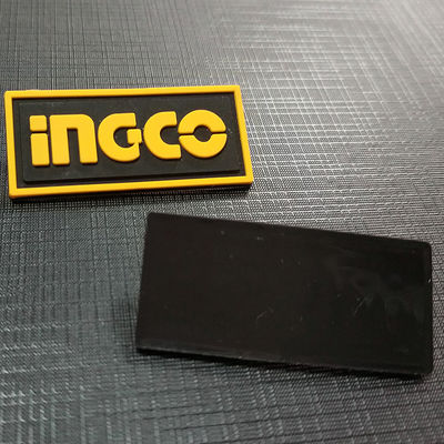 Il PVC dell'abbigliamento 3D dell'OEM rattoppa il logo su ordinazione d'attaccatura dell'etichetta dell'indumento delle etichette della maglietta felpata