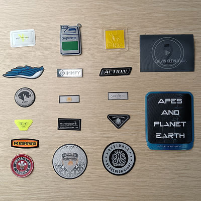 Il ferro sui distintivi 3D ha impresso la marca commerciale Logo Soft che TPU rattoppa per abbigliamento